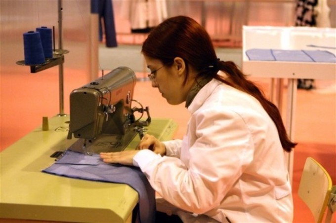 trabajadora-mujer-empleo-coser