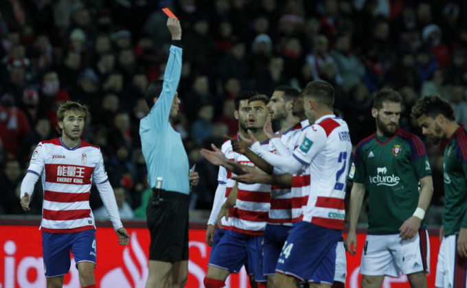 tarjeta-roja-arbitro-Granada CF - CA Osasuna