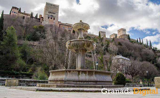 Fuente-Paseo-de-los-Tristes-y-Alhambra (1)