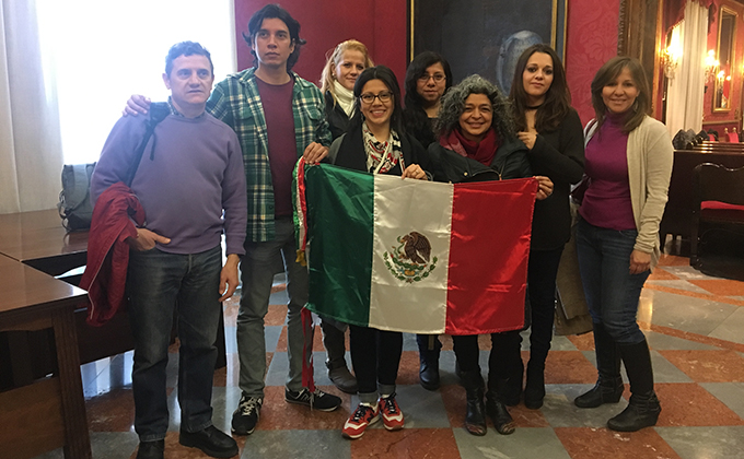 Mexicanos en Ayuntamiento Granada