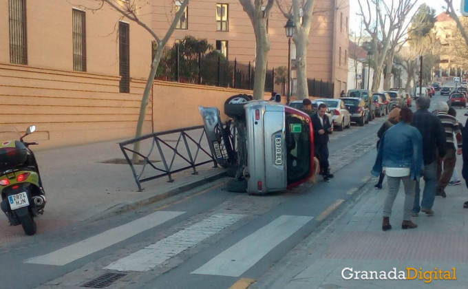 COCHE-VOLCADO