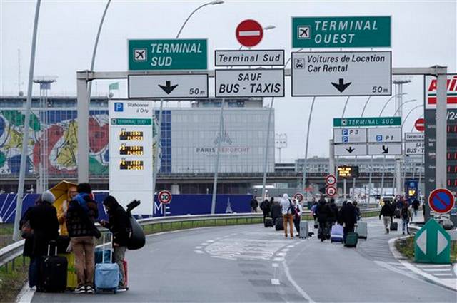 FRANCIA-TIROTEO_EN_AEROPUERTO_SPANPAR106