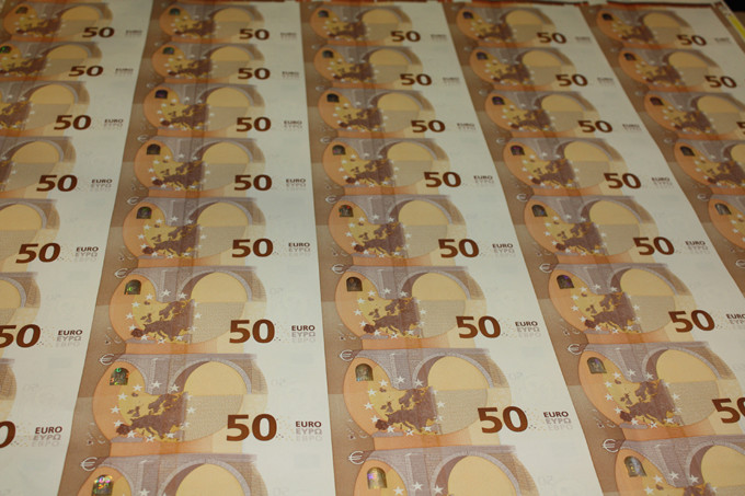 Production-of-the-new-50-banknote