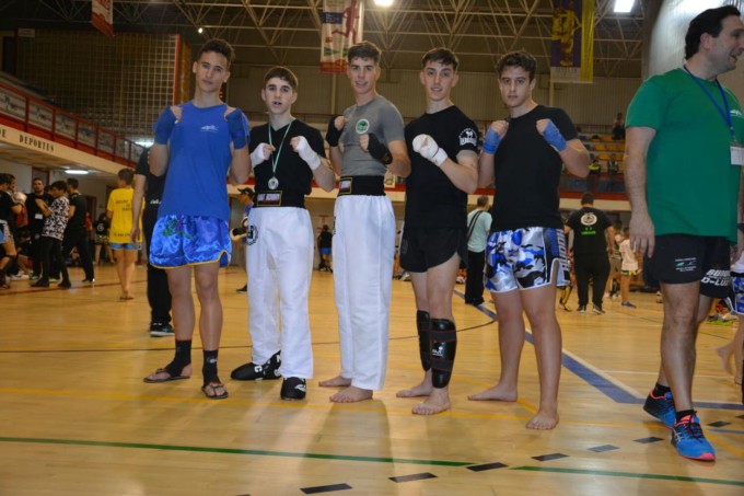 deportistas-huetor-tajar-kick-boxing