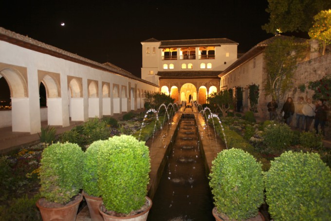 monumentos-alhambra-noche
