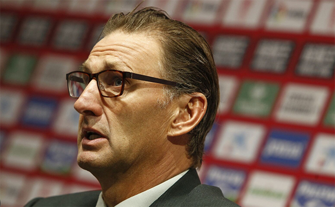 tony-adams-rueda-de-prensa