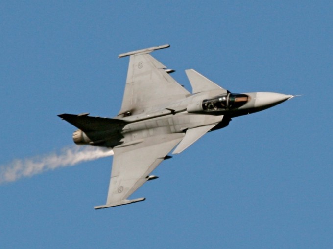 JAS_Gripen_a_(cropped)