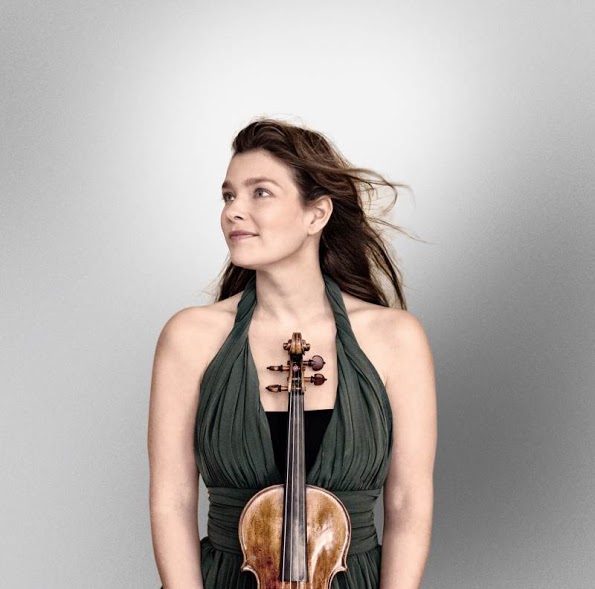 4 LSO-Janine_Jansen4___violin-fotodeHaraldHoffmann_Decca-w