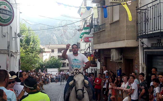 Carrera de cintas a caballo