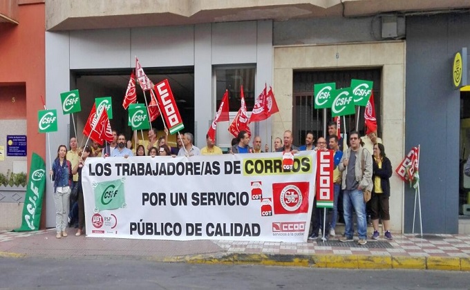 protesta trabajadores correos