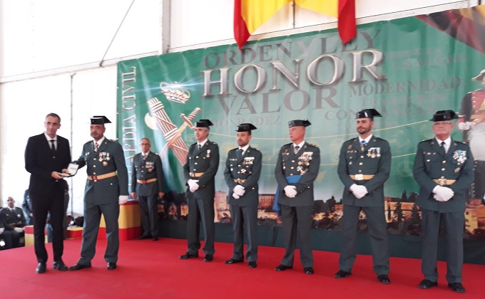 061 Tricornio de Gala 2017 de la Guardia Civil