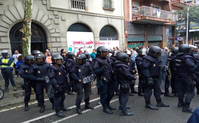 cargas policiales Ramon Llull