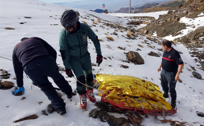 rescate proteccion civil guardia civil sierra nevada trineto