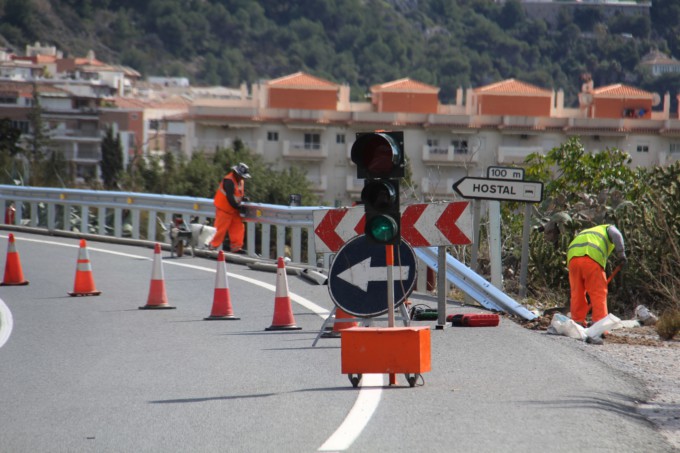 MEJORA SEGURIDAD VIAL CARRETERA NACIONAL 340 A SU PASO POR LA HERRADURA 18