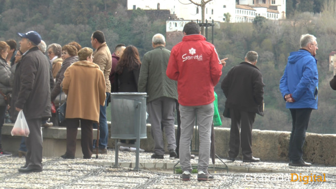 turistas-albaicin-san-nicolas