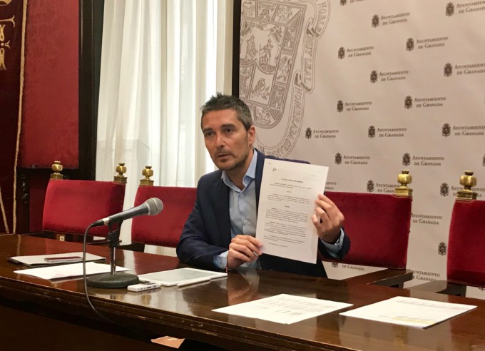 El portavoz del grupo de Cs en el Ayuntamiento de Granada, Manuel Olivares