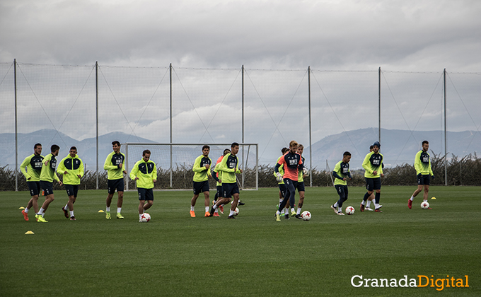 Entrenamiento Granada Club de Futbol B-12