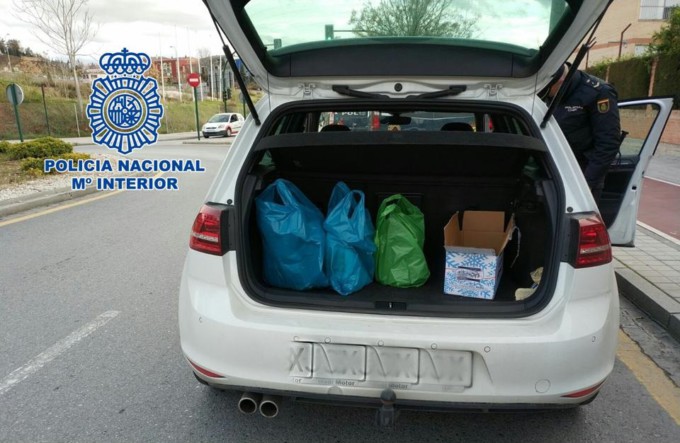 esquejes-coche-policía-nacional