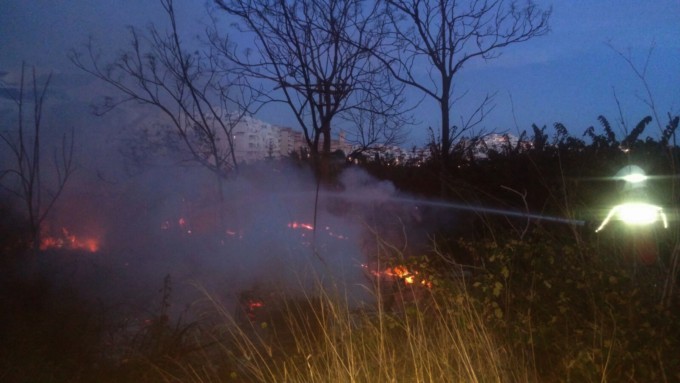 INCENDIO JUNTO A COSTA BANANA ALMUÑÉCAR 18 (2)