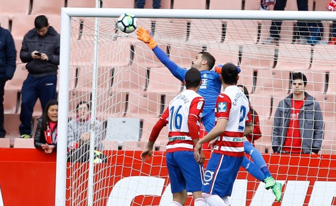 JAVI-VARAS-PARADA-OSASUNA