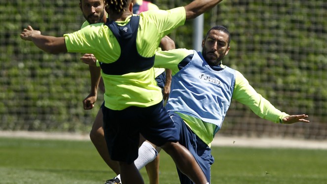 KUNDE-CHICO-FLORES-ENTRENAMIENTO