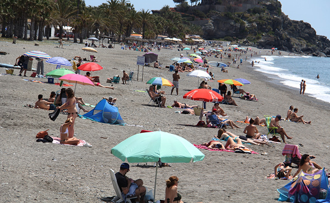 playa san cristobal almunecar