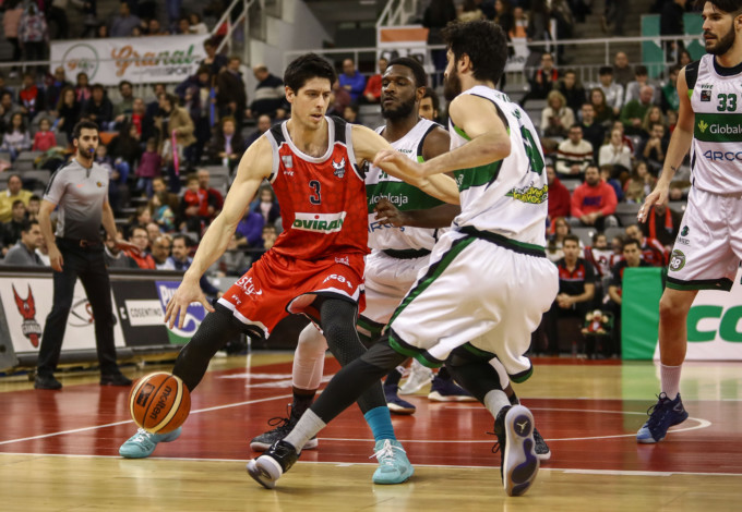 Partido entre Coviran Granada y Arcos Albacete Basket. FOTO: AGENCIA GARNATA