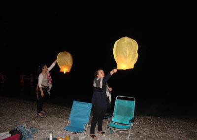 LANZAMIENTO DE LAMPARAS VOLADORAS EN LA PLAYA DE LA HERRADURA 18