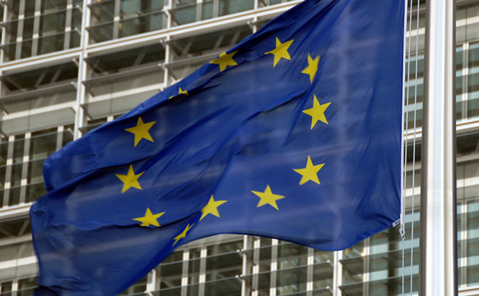 Drapeaux européens devant le Berlaymont