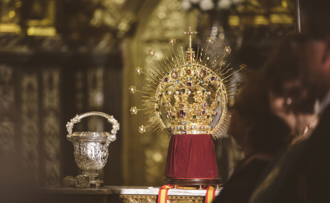 CORONA-VIRGEN-MARÍA-BASÍLICA-SAN-JUAN-DE-DIOS