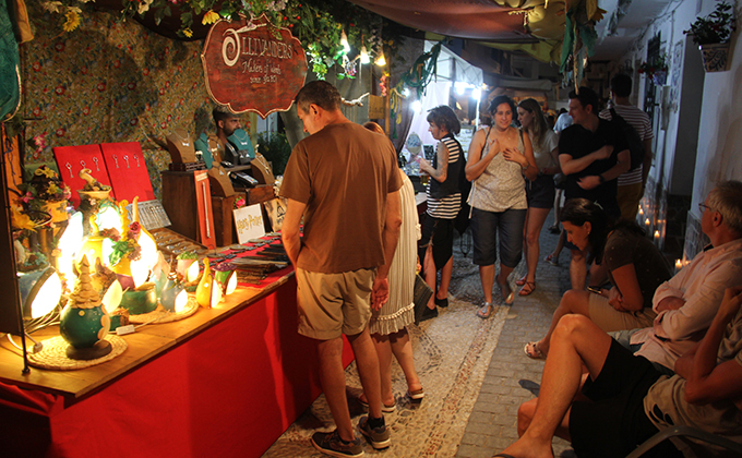 AMBIENTE MERCADILLO LA HERRADURA 18