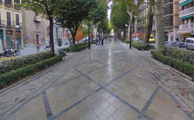 La grúa retirará los vehículos estacionados en la Carrera de la Virgen  durante la ofrenda floral