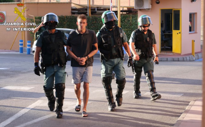 GUARDIA-CIVIL-ATRACO-GASOLINERAS