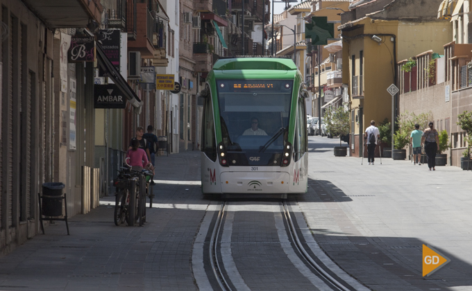 Metropolitano de Granada a su paso por Armilla