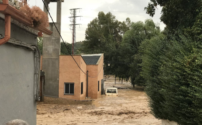 LLUVIA-RIOFRIO-TORMENTA