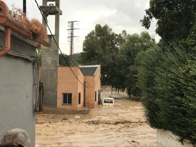 LLUVIA-RIOFRIO-TORMENTA