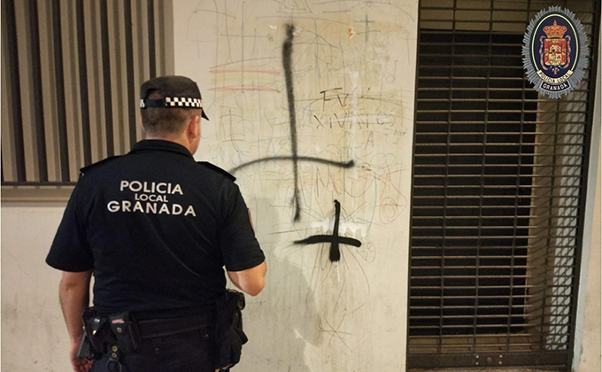 agente policia local pintada