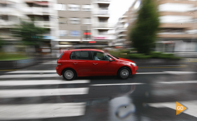 trafico de motos, coches y otros vehiculos por Granada