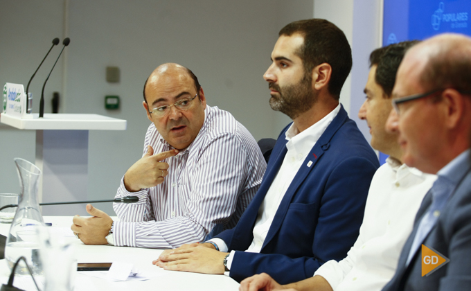 clausura la reunión del Consejo de Alcaldes de Granada y su provincia