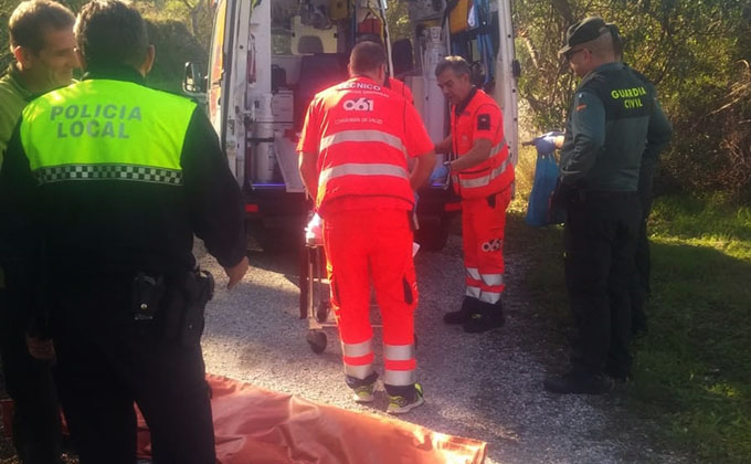 MOMENTO DE LA EVACUACION DEL HERIDO AL HOSPITAL COMARCAL DE MOTRIL 18