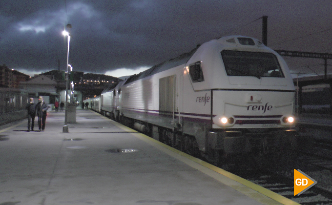 Primer tren Talgo Granada Madrid 01