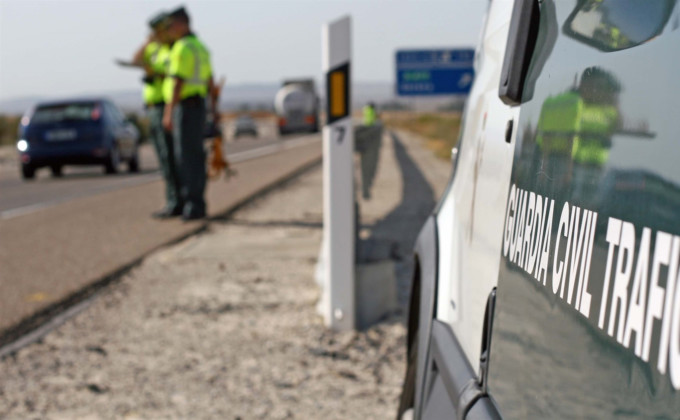 guardia civil de trafico carretera control