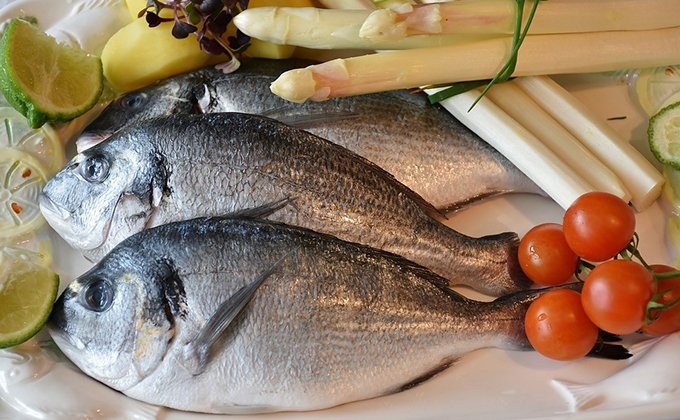 pescado y verduras