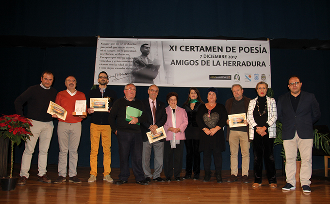 GALARDONADOS ACTO ENTREGA PREMIOS CERTAMEN POESIA AMIGOS LA HERRADURA 17