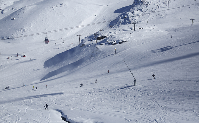 inicio de la temporada de esqui en la estacion de Sierra Nevada