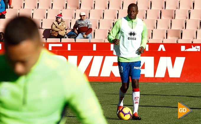 adrian ramos calentamiento Granada cf