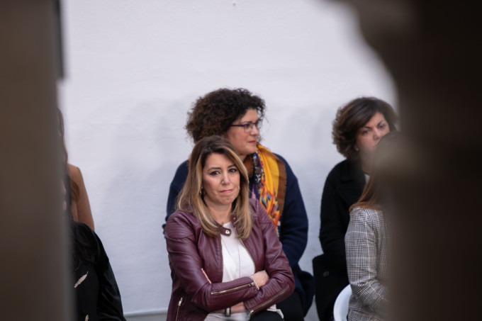 La secretaria general del PSOE-A, Susana Díaz, participa en un encuentro con colectivos de mujeres por la igualdad salarial.