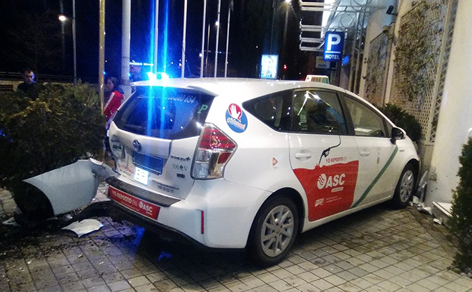 taxi accidente granada center