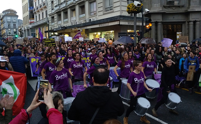 manifestacion dia mujer batucada-8-m-puerta-real