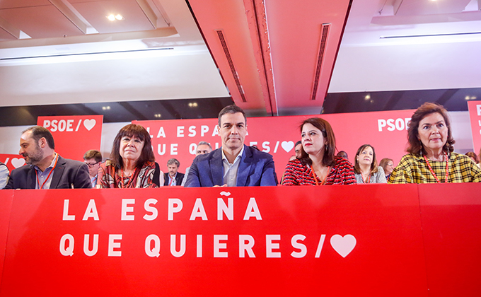 El ministro de Fomento, José Luis Ábalos; la secretaria general del PSOE, Cristina Narbona; el presidente del Gobierno, Pedro Sánchez; la portavoz del Grupo Parlamentario Socialista en el Congreso, Adriana Lastra; y la vicepresidenta del Gobierno, Carm